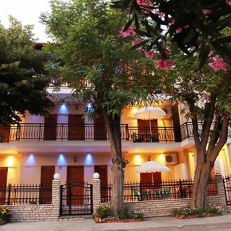 Vasiliki Apartments プラタモナス エクステリア 写真